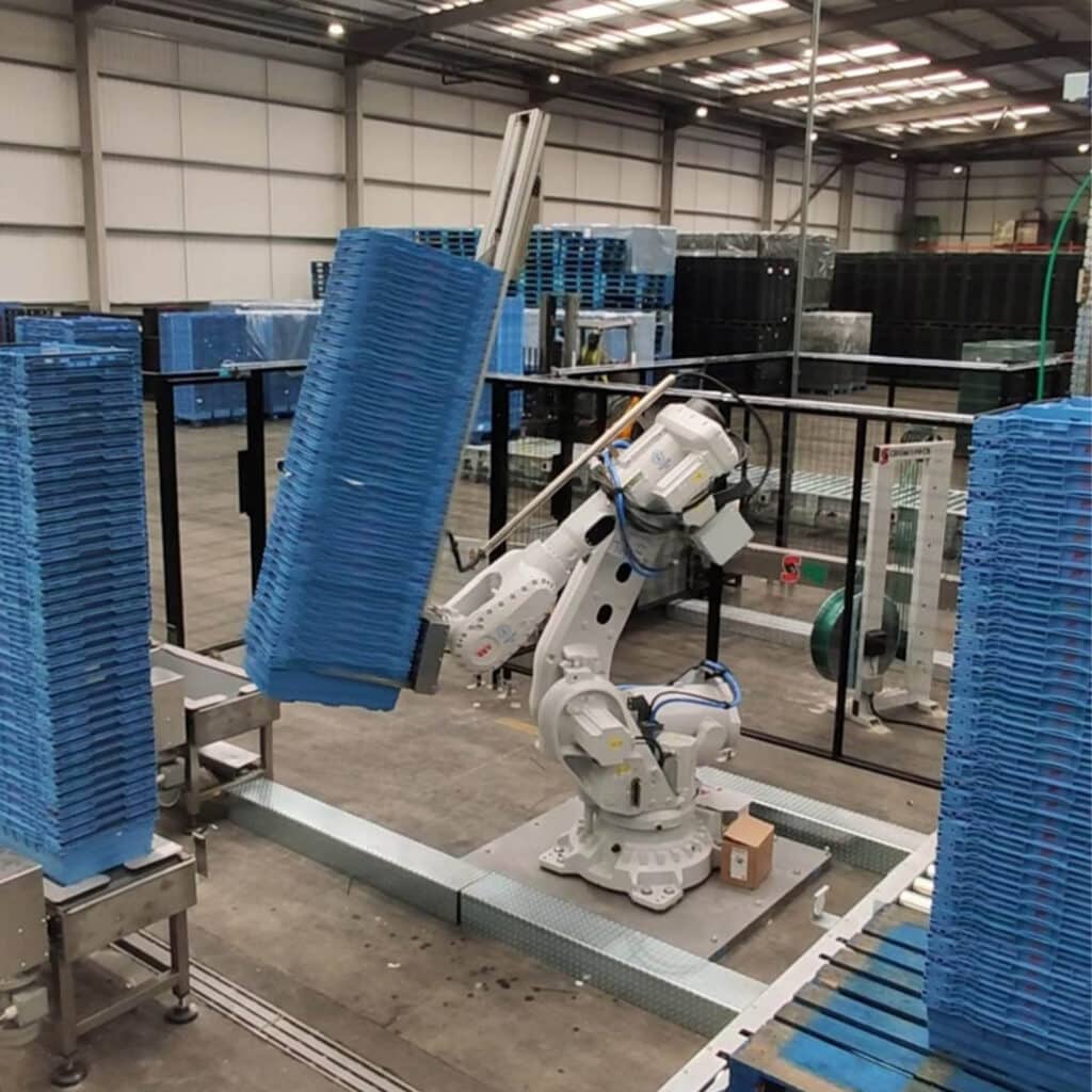 1 PALLETTIZZATORE CASSE ROBOTIZZATO