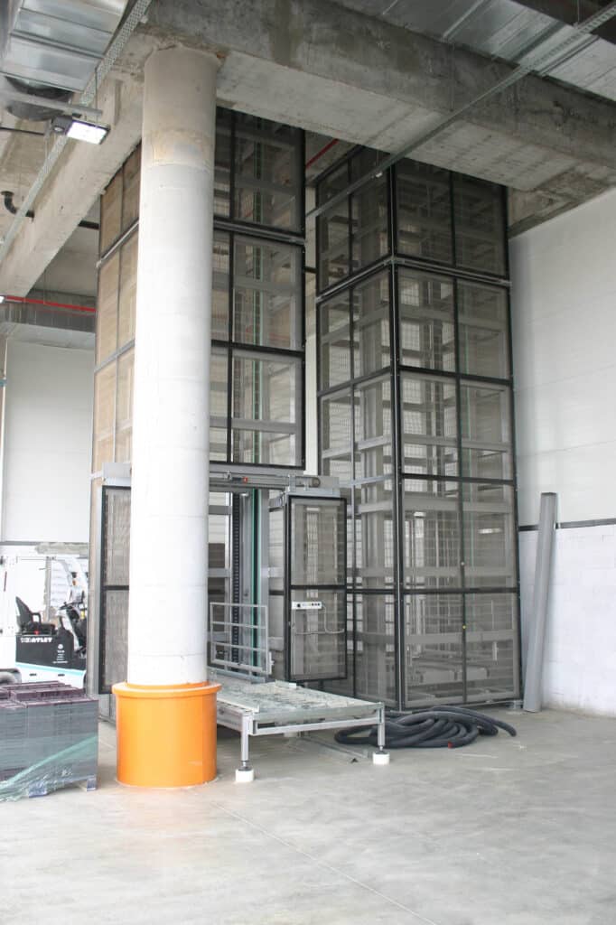 Ascensori e discensori automatici